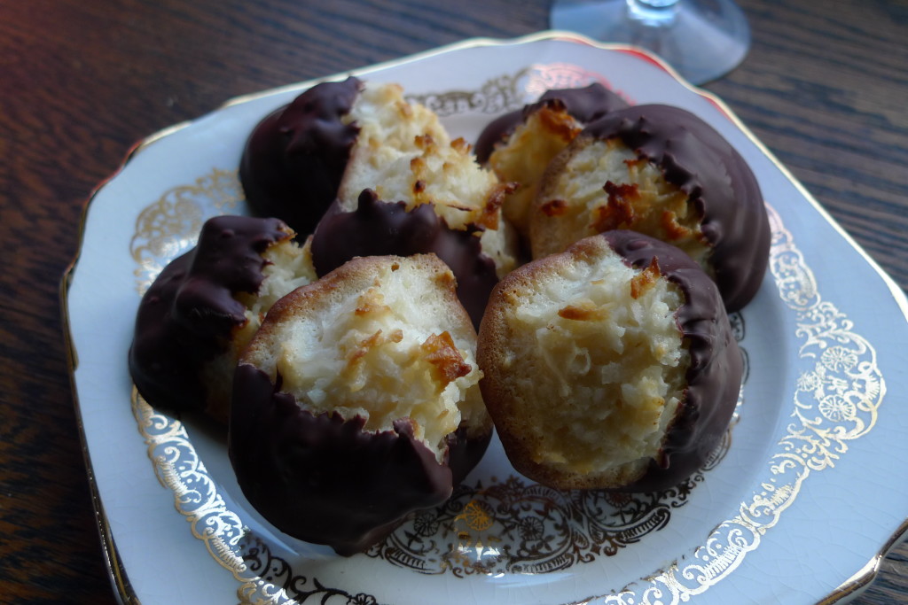 the kaleproject_coconut macaroons